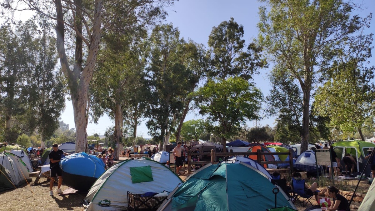 אלפי אוהלים