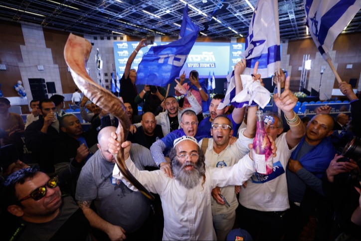 חוגגים עד אור הבוקר | 