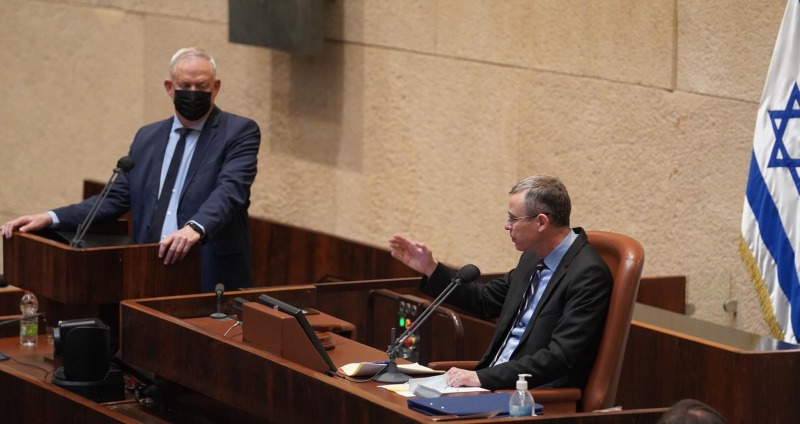 לוין פונה לגנץ