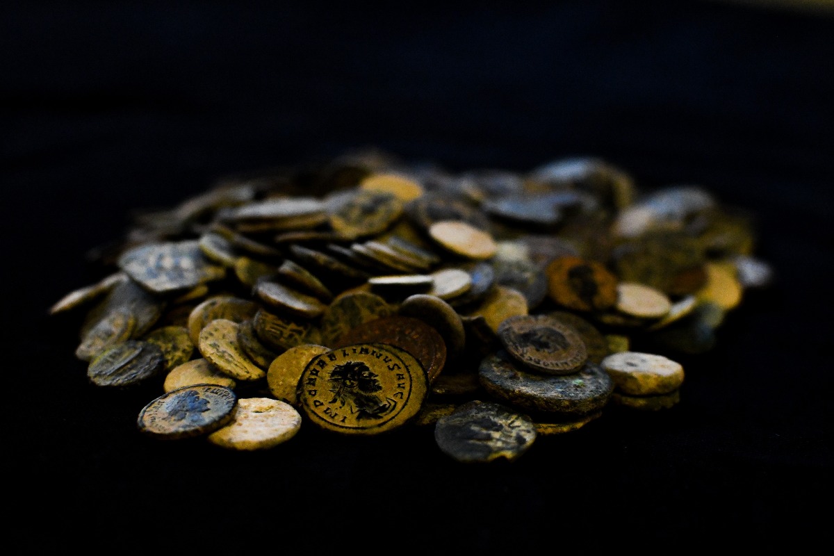 מאות מטבעות נתפסו