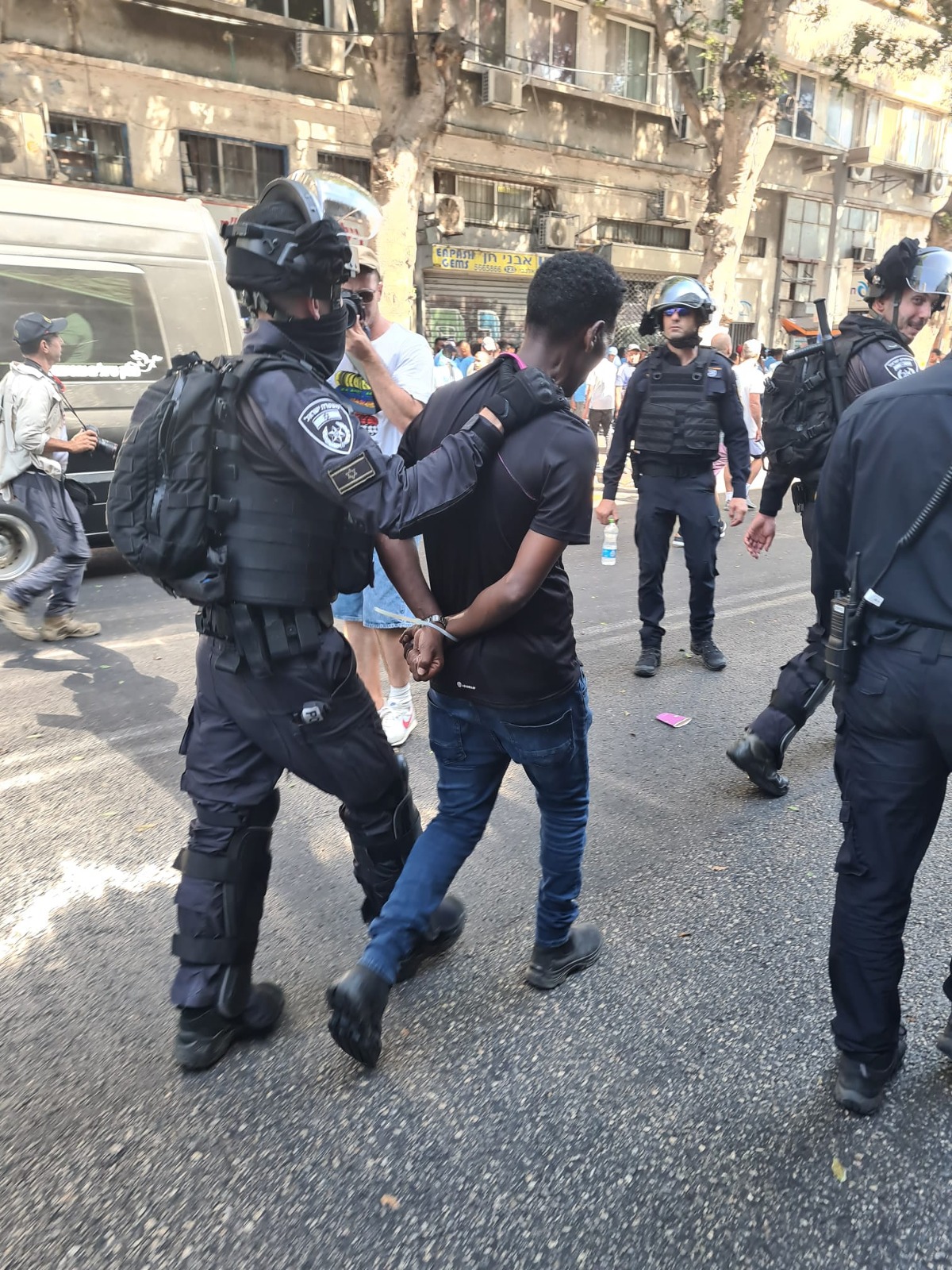מעצר מסתנן שהתפרע | 