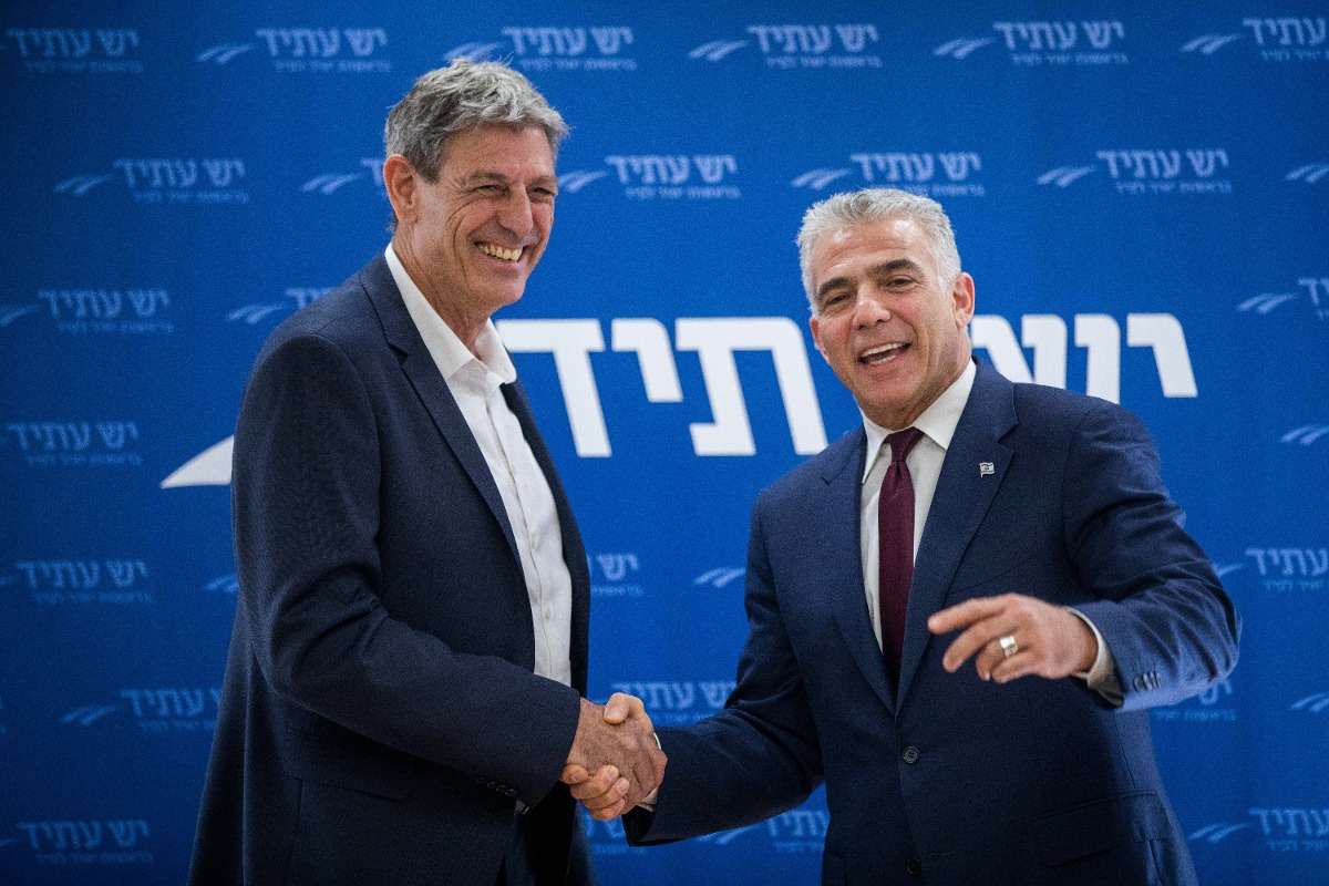 בן ברק ולפיד. 2018. "ביחסים מצוינים" | 