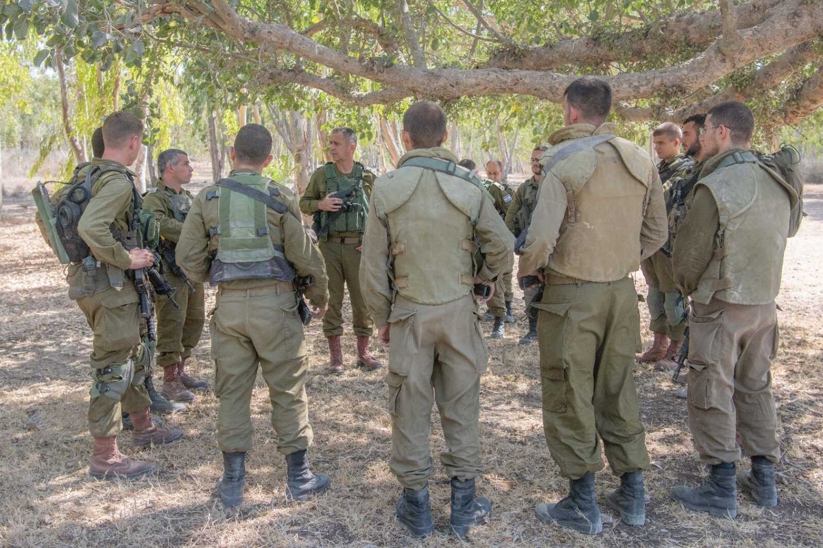 בשיח עם לוחמים במבצע עלות השחר