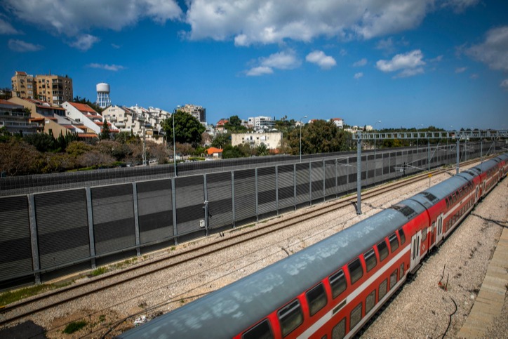 הרכבת בהרצליה