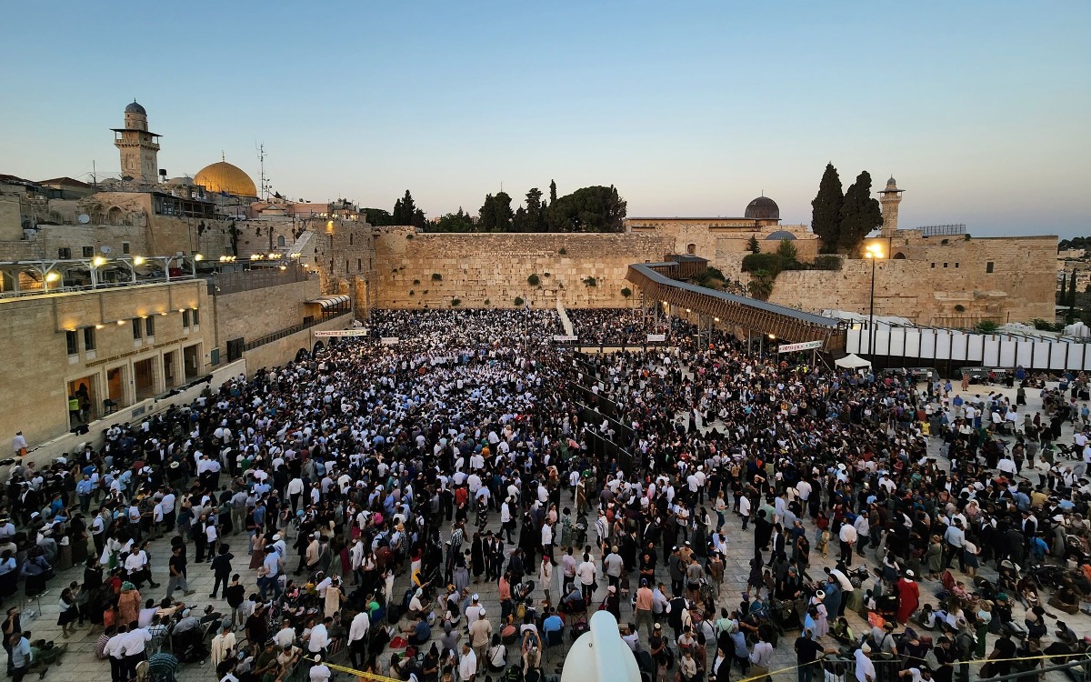 המונים בכותל המערבי, הערב | 