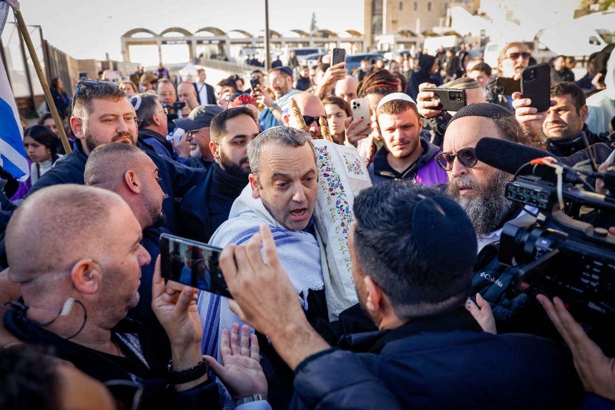 סערה ברחבה | 
