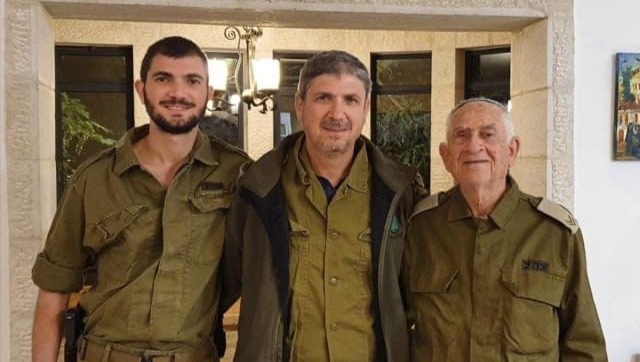 עזרא, בנו ונכדו במדי צה"ל. שלושה דורות של חיילים | 