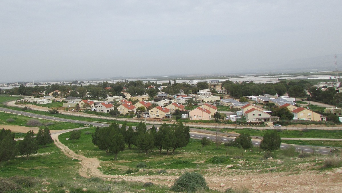 מושב מחולה | 