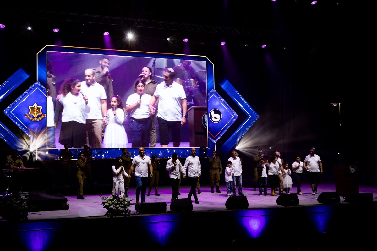 תומר ובתו שרים יחד באירוע הוקרה לפצועי פיקוד דרום