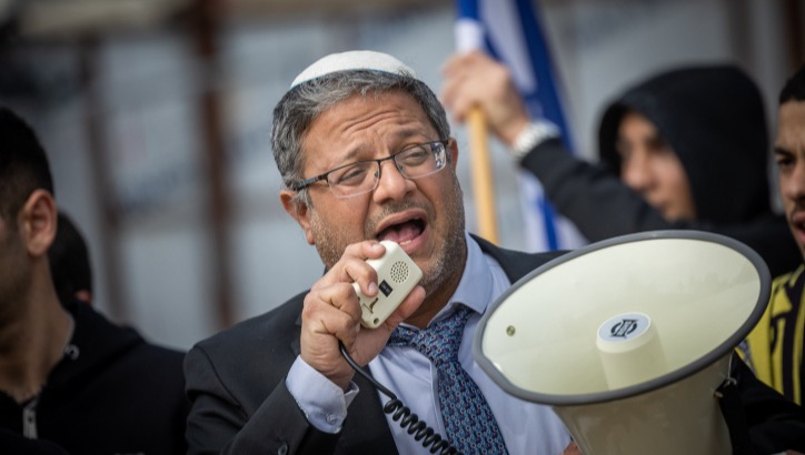 בן גביר אוחז במגפון
