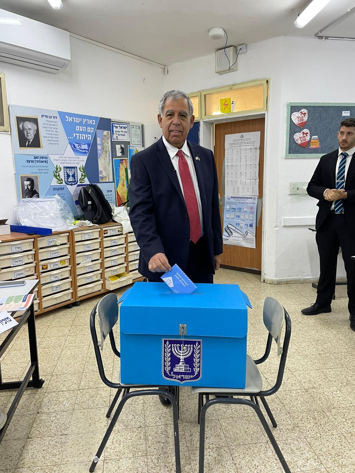 מיקי לוי
