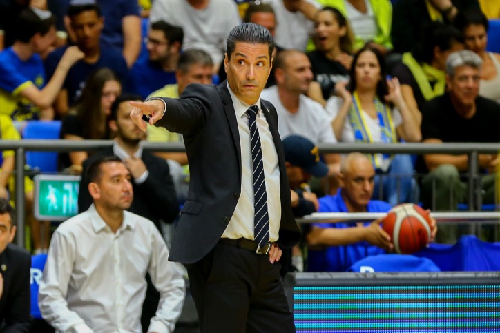 המאמן היווני של מכבי, יאניס ספרופולוס