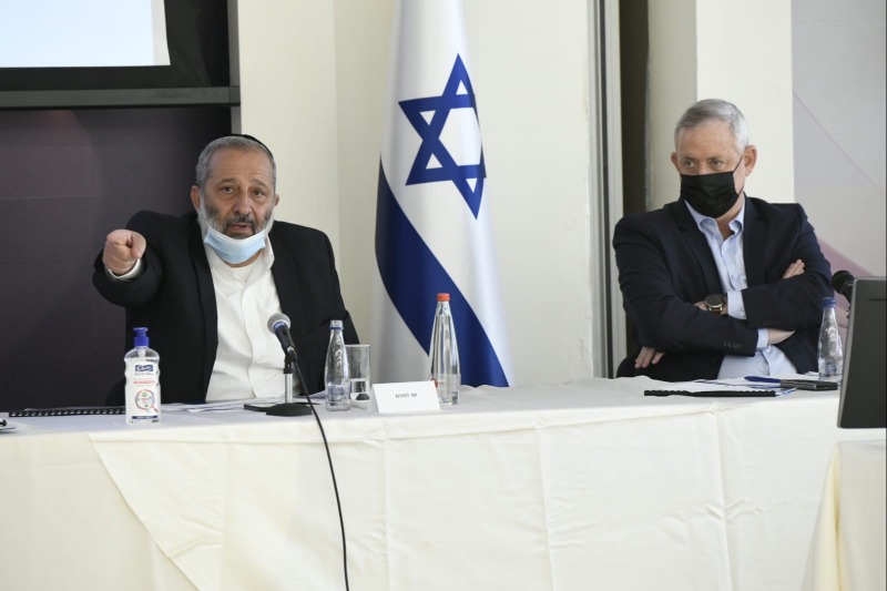 דרעי וגנץ. "כל אחד מראשי הרשויות הוא המפקד של העיר"