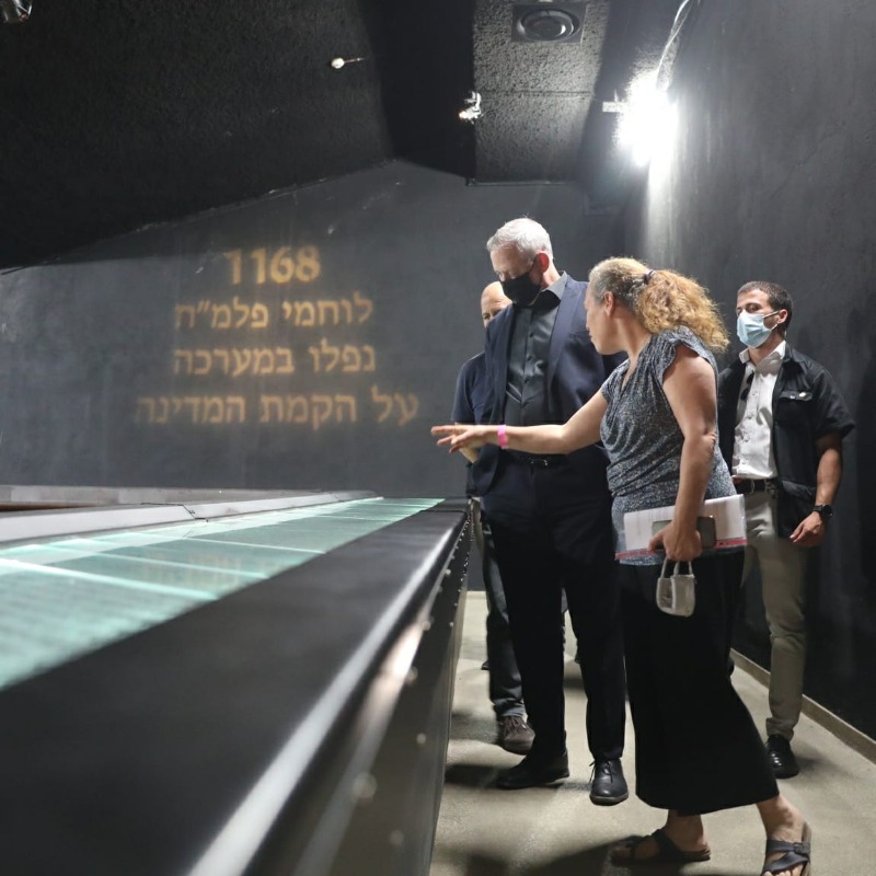 גנץ סייר במוזיאון לזכר הפלמ"ח