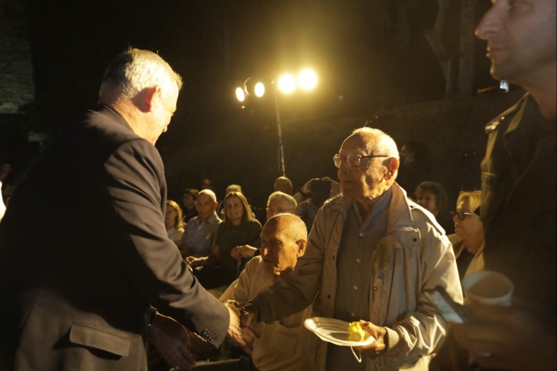 גנץ נפגש עם ותיקי הארגון שנכחו באירוע