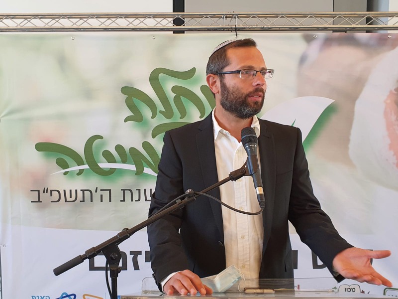 ראש המועצה ישראל גנץ