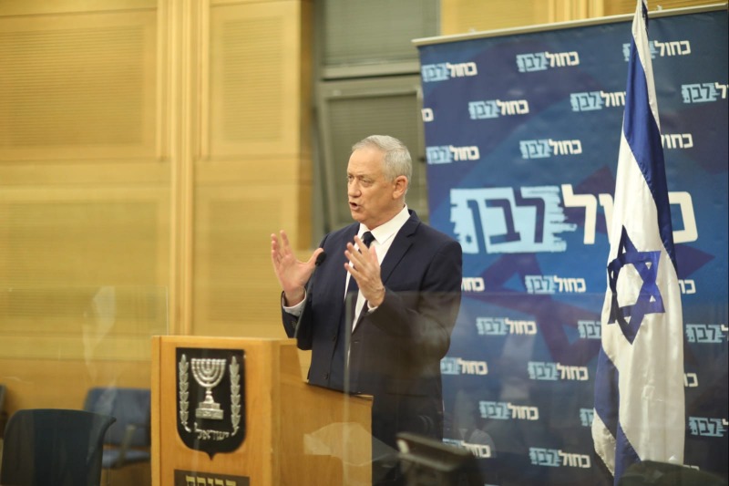גנץ. השתמש ברטוריקה חריפה