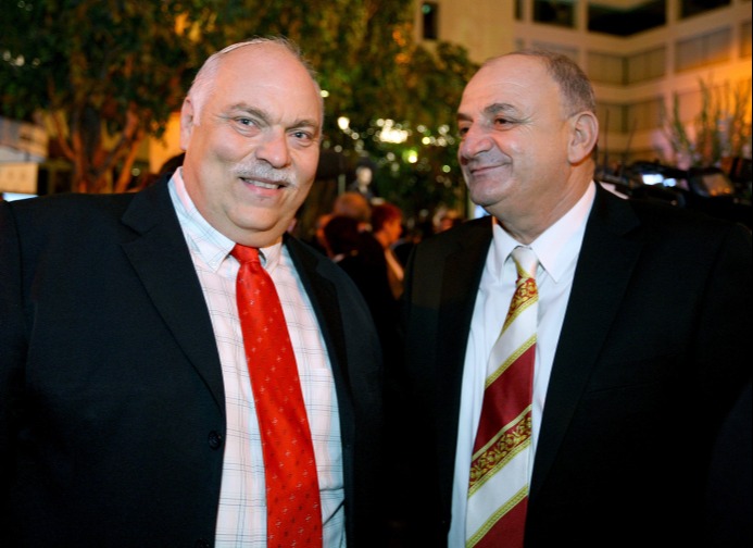 פרייליכמן עם איש העסקים יצחק תשובה בימיו כמנכ"ל בנק אגוד