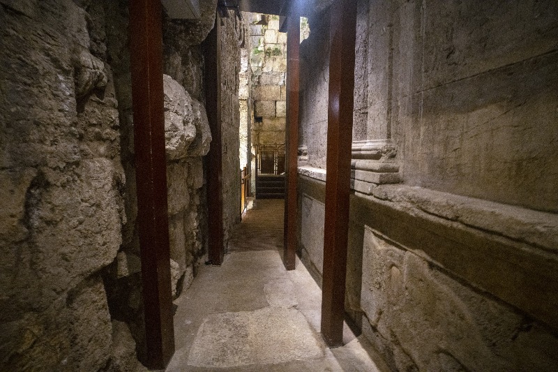 שרידי המבנה המפואר במנהרות הכותל