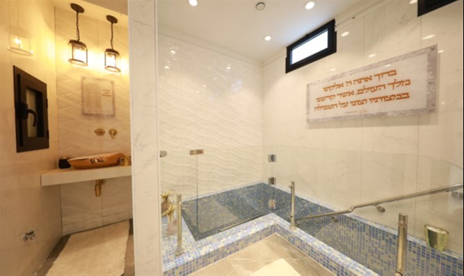 מקווה באבן ספיר