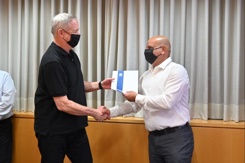 שמעוני וגנץ