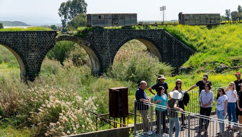באיזו שנה התרחש "ליל הגשרים"? | 10 שאלות