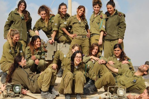 מדריכות שריון 
