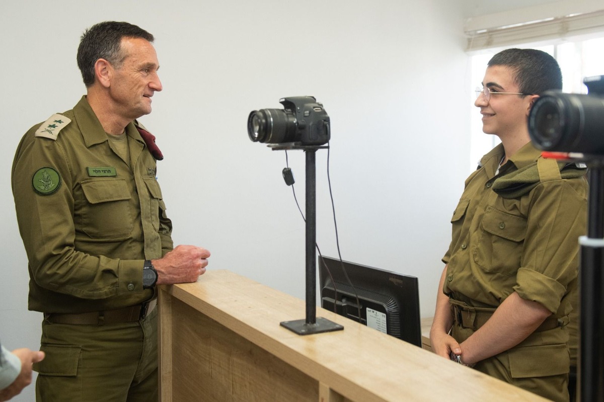 הרמטכ"ל בבקו"ם עם מתגייסי גולני ושריון