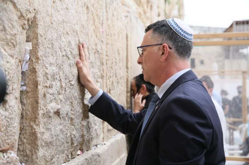 גדעון סער