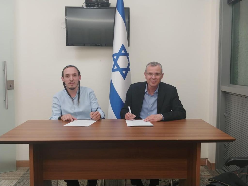 דורפמן חותם על חלוקת התפקידים עם יריב לוין