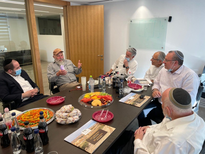 פגישת הבכורה