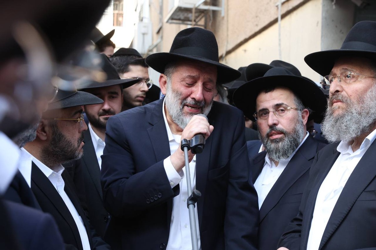 אריה דרעי בדמעות 