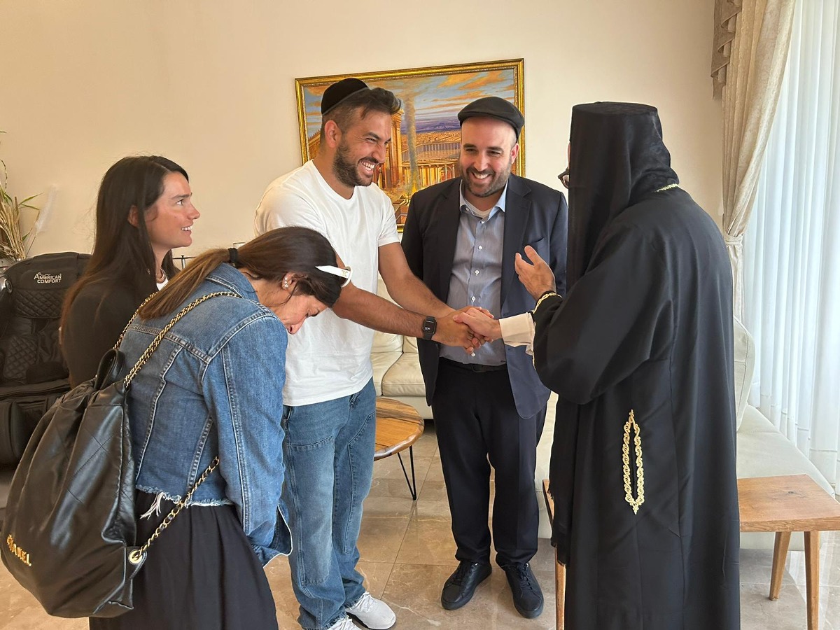 הרב פינטו מברך