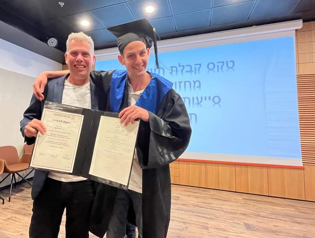 עמיעד טאוב עם אנשי החינוך החדשים