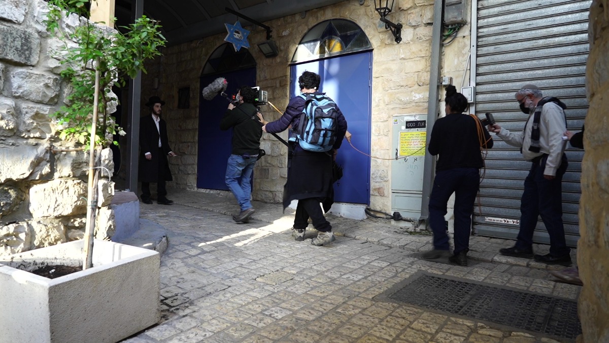 הרב ורדי במהלך הצילומים