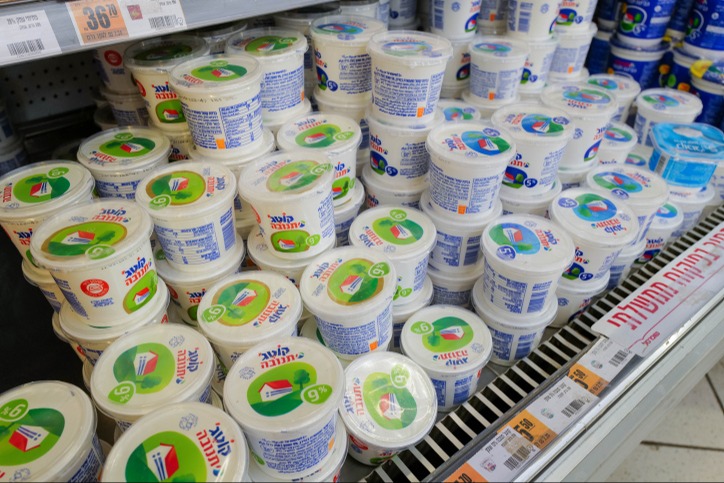 ליטרים של חלב כדי לייצר גבינה