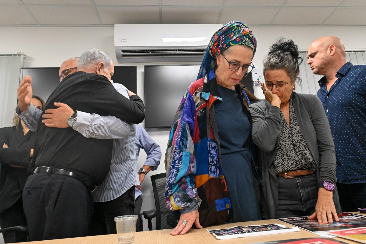  נתניהו נפגש עם משפחות החטופים