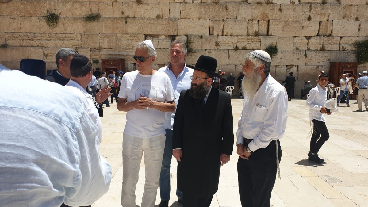 אנדראה בוצאלי בכותל