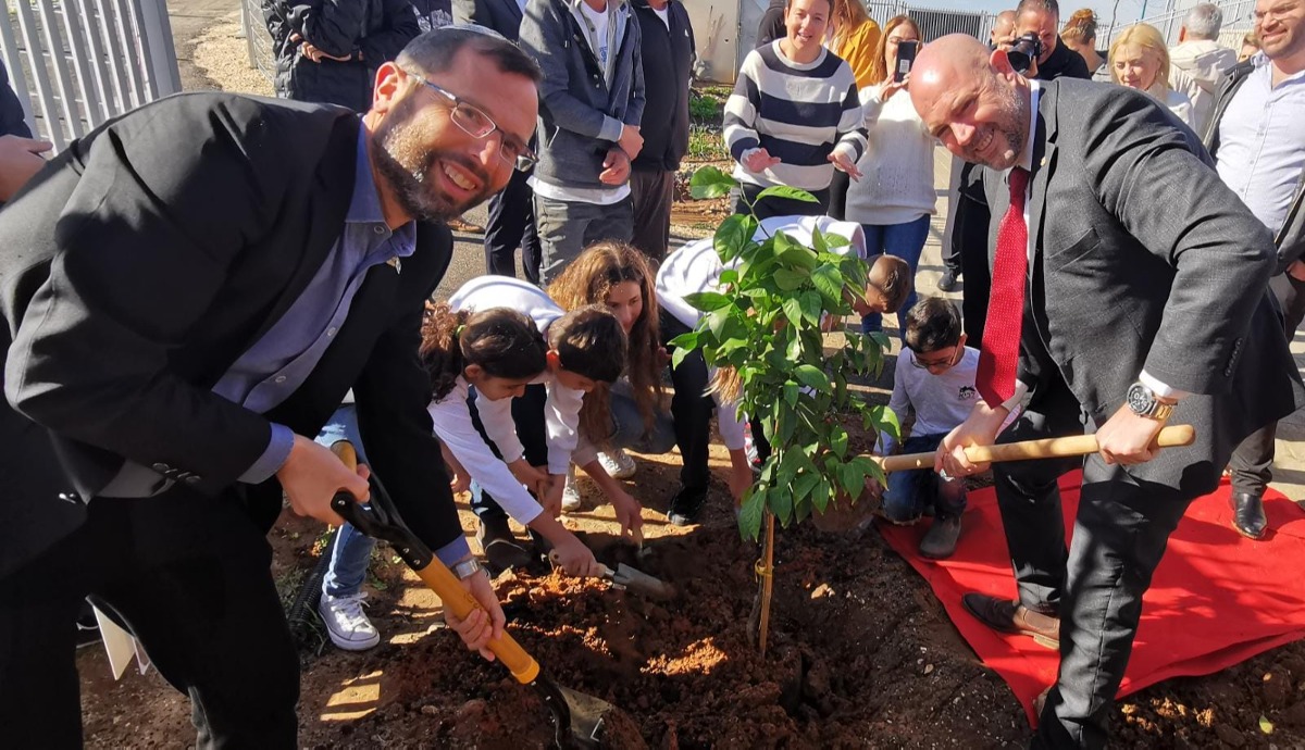 אמיר אוחנה וישראל גנץ בנטיעות בנעלה