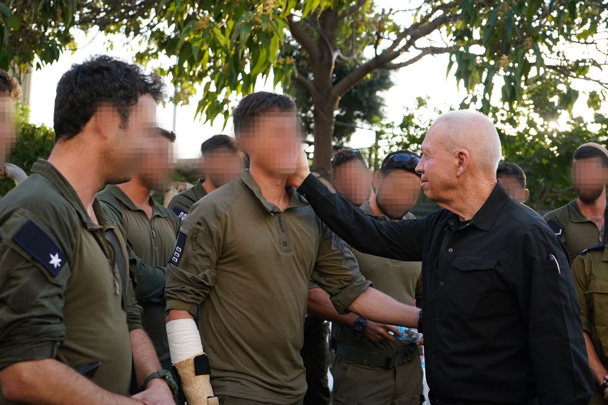 גלנט גפגש עם לוחמים