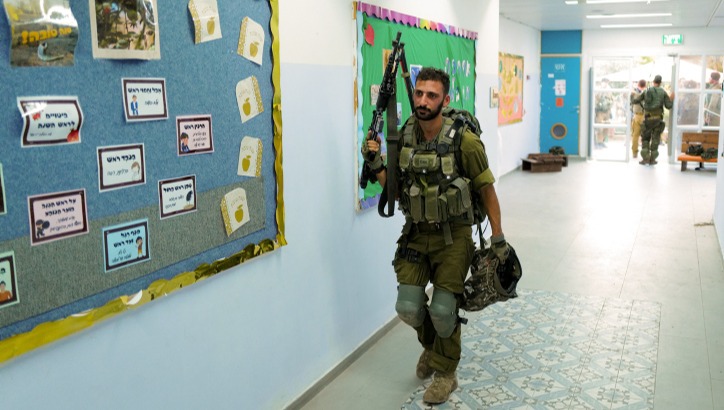 חיילי מילואים מתאמנים בבית ספר ברמת הגולן
