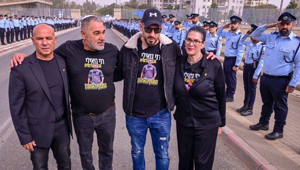 טליק גואילי בהלווית בנה רני ז"ל | 