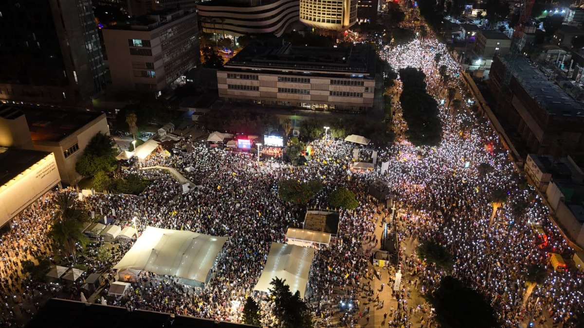 מאות אלפים בכיכר החטופים | 