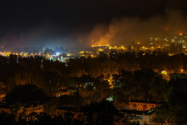 שריפות ענק בקריית שמונה בגלל טילי חיזבאללה | 