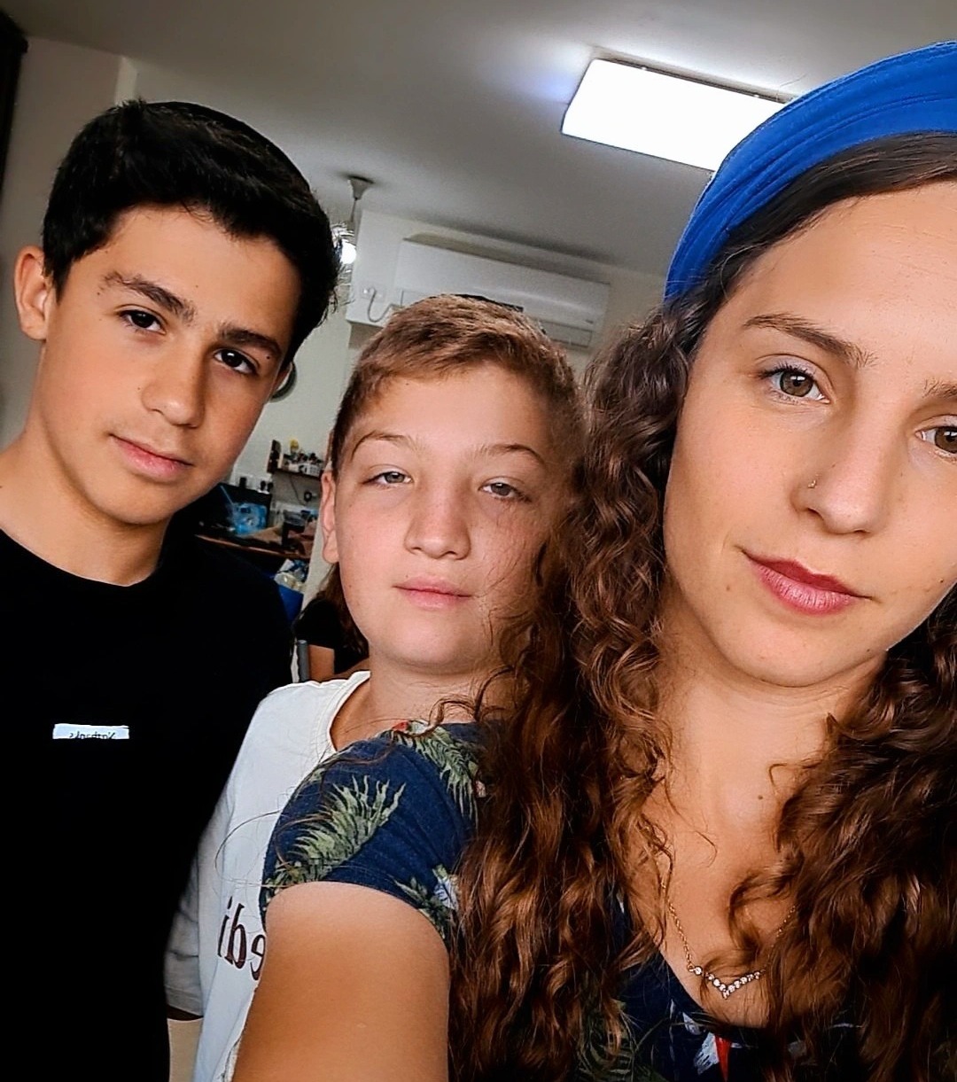 שלושת היתומים