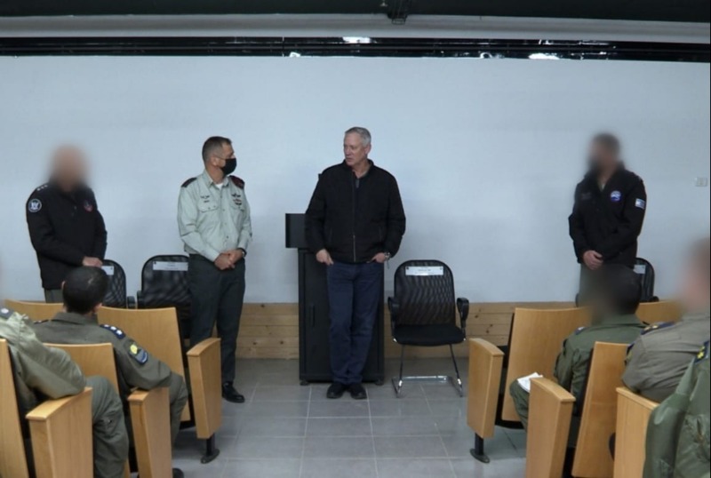 גנץ וכוכבי בפגישה