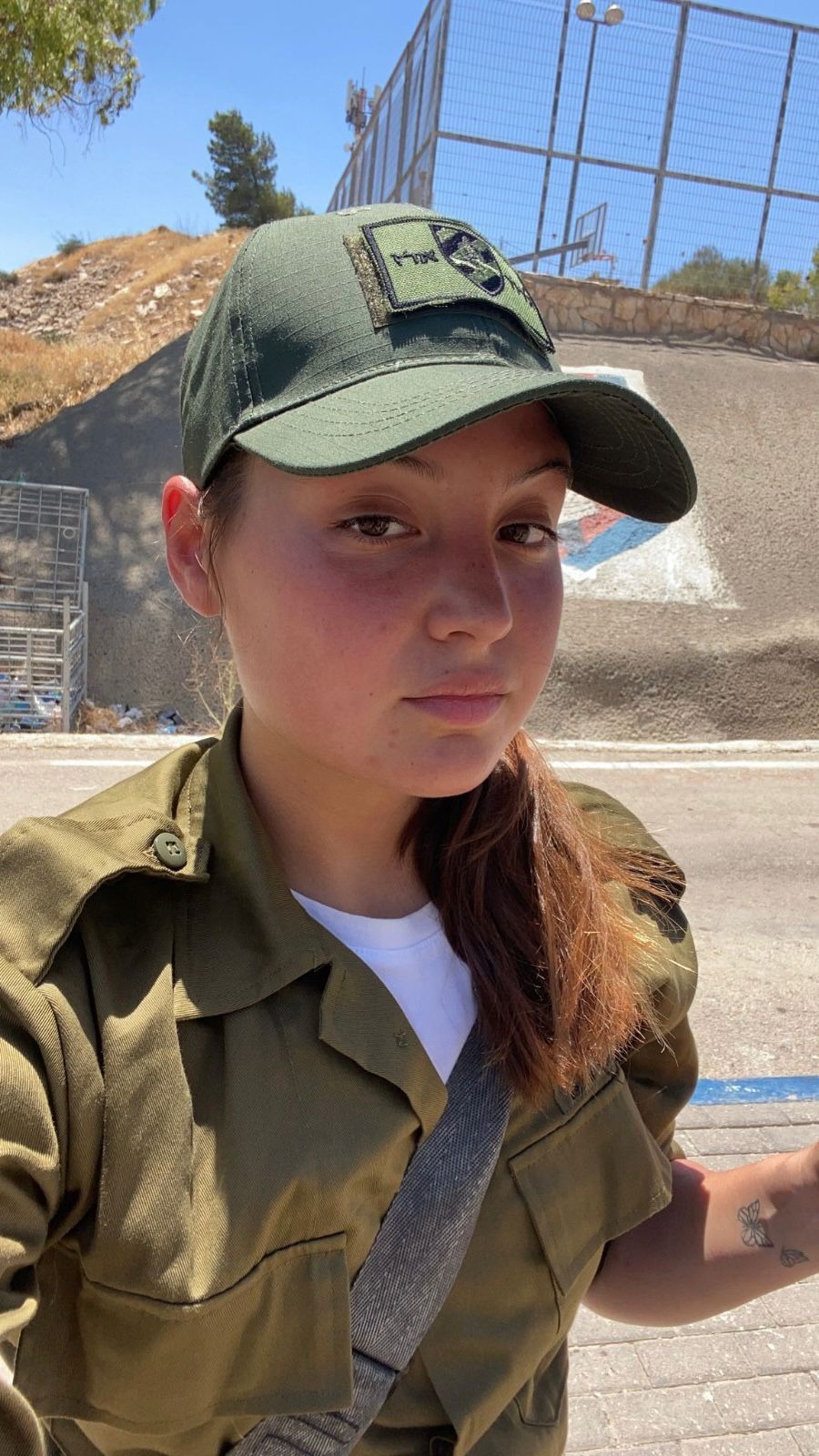 נועה לזר,