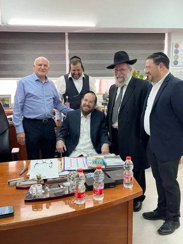 אברהם פאלי משתחרר מבית החולים