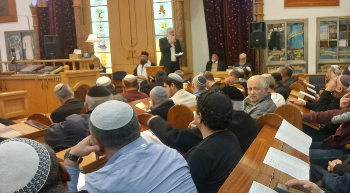 הרב ניר מס נואם בכנס