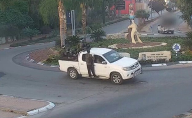 מחבלים בכיכר הכניסה לשדרות